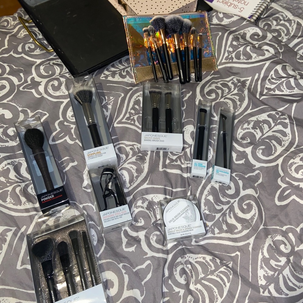 Japonesque Makeup Brushes & Other Tools